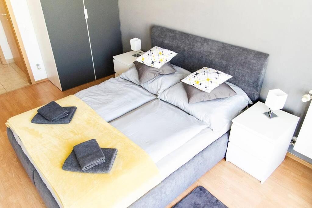 Vip Mini Resort,Private Parking & Balcony Boedapest Buitenkant foto