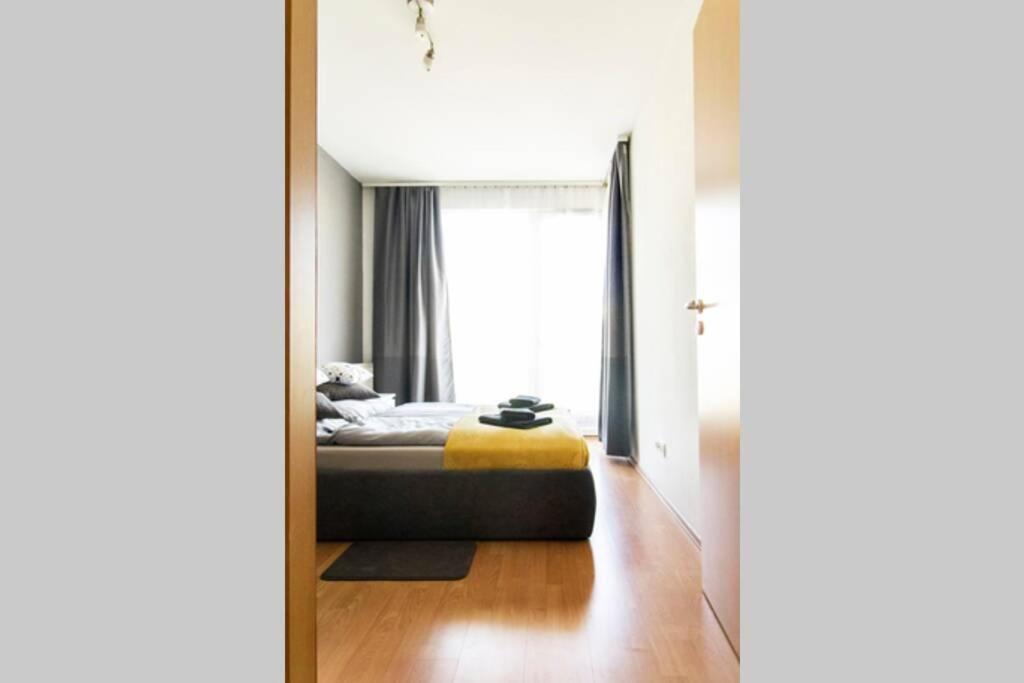 Vip Mini Resort,Private Parking & Balcony Boedapest Buitenkant foto