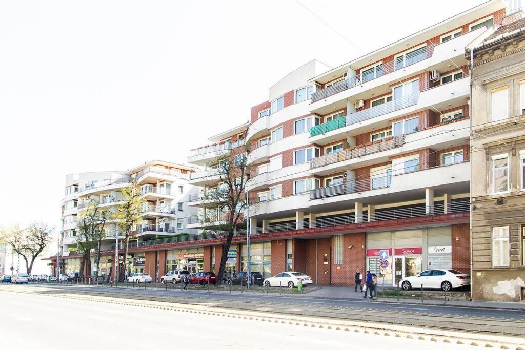 Vip Mini Resort,Private Parking & Balcony Boedapest Buitenkant foto