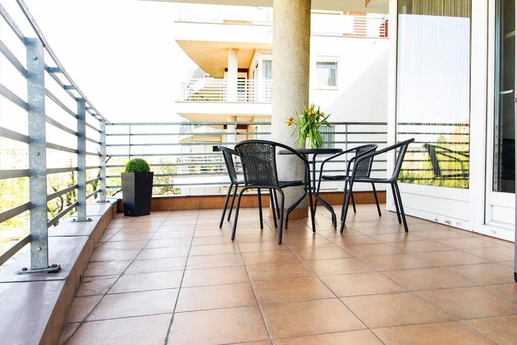 Vip Mini Resort,Private Parking & Balcony Boedapest Buitenkant foto