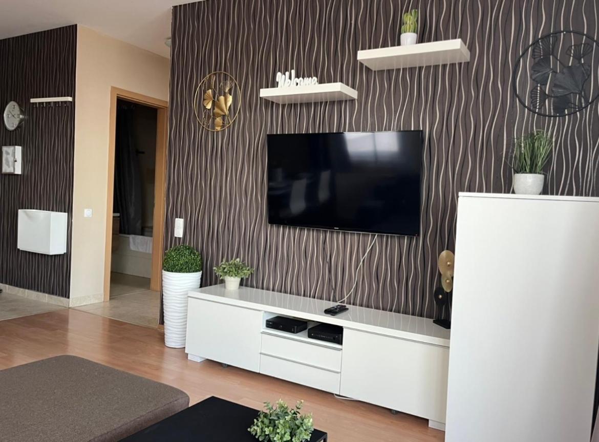 Vip Mini Resort,Private Parking & Balcony Boedapest Buitenkant foto