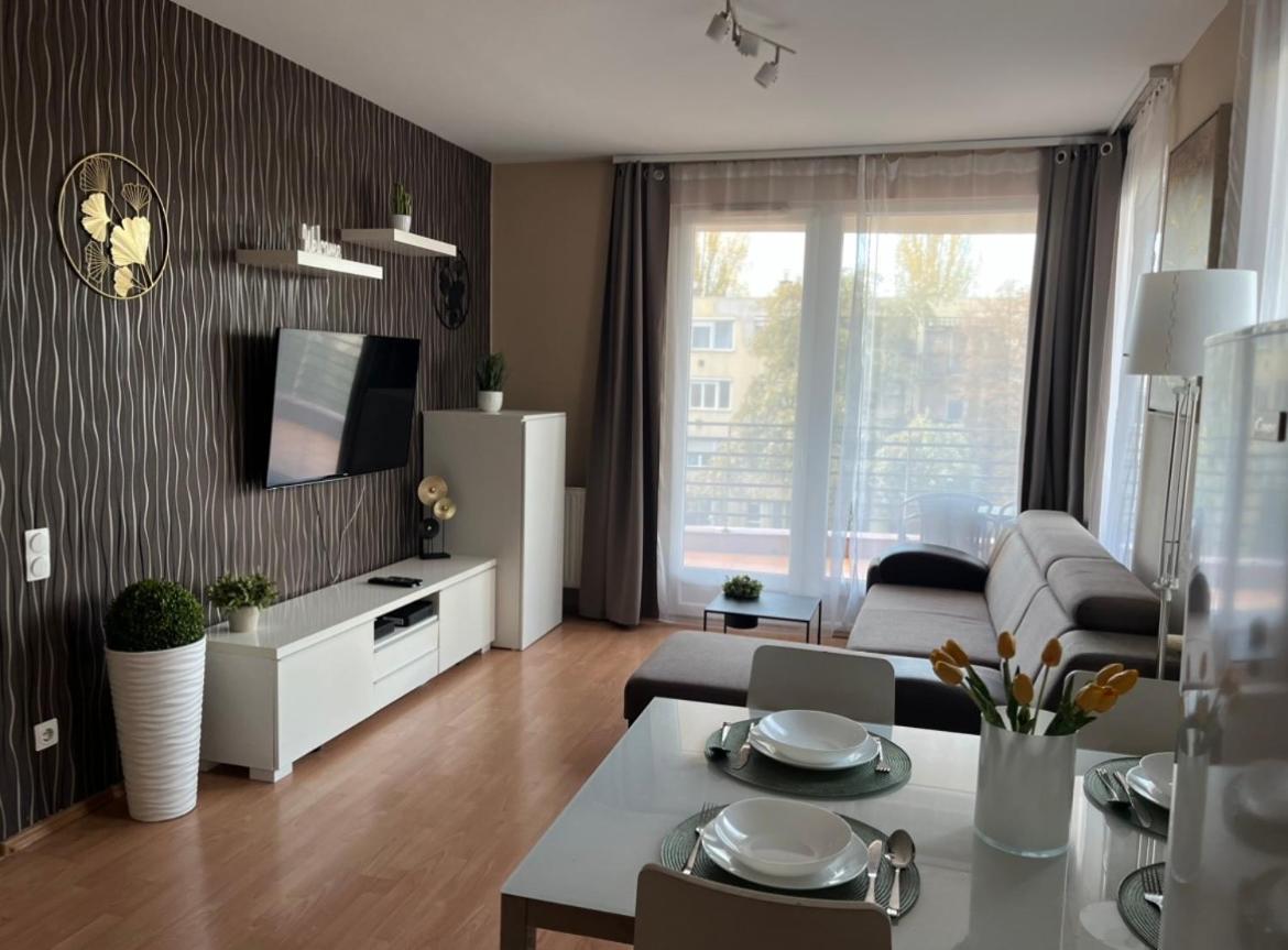 Vip Mini Resort,Private Parking & Balcony Boedapest Buitenkant foto
